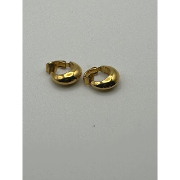 Trifari Yellow Gold Plated Classic Huggie Hoop Earrings Dainty Clip On - Picture 1 of 6